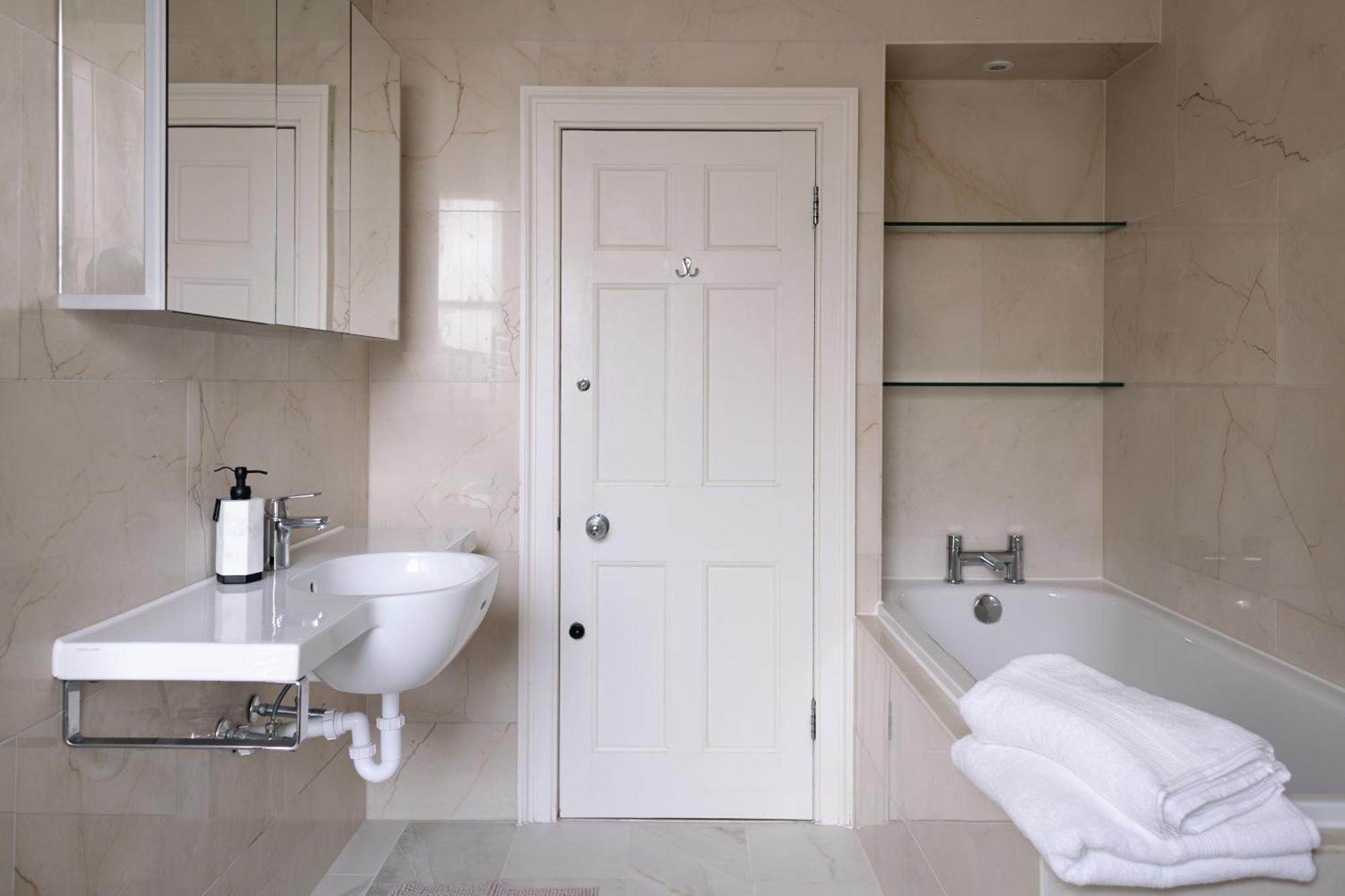 Villa Cambridge House Bath Esterno foto